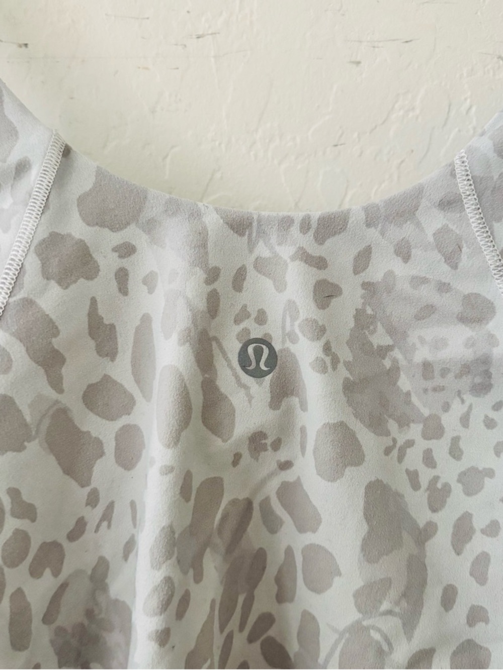 Lululemon Align Tank Top Cheetah Camo Antique White Multi Size 10 Built-In Bra - Picture 6 of 6